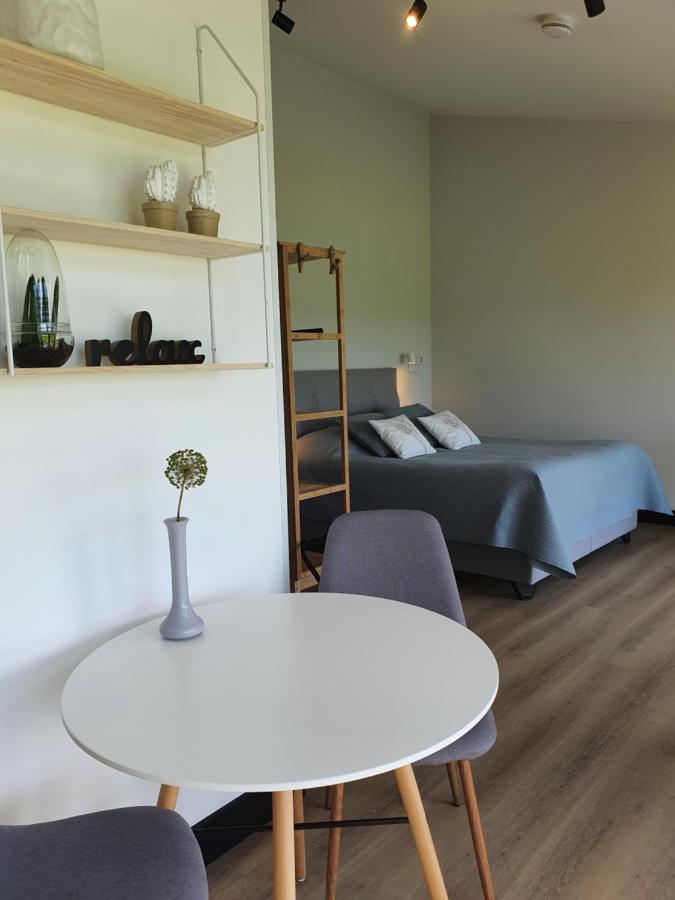 Bed and Breakfast Hippe Schuur Tytsjerk Екстер'єр фото