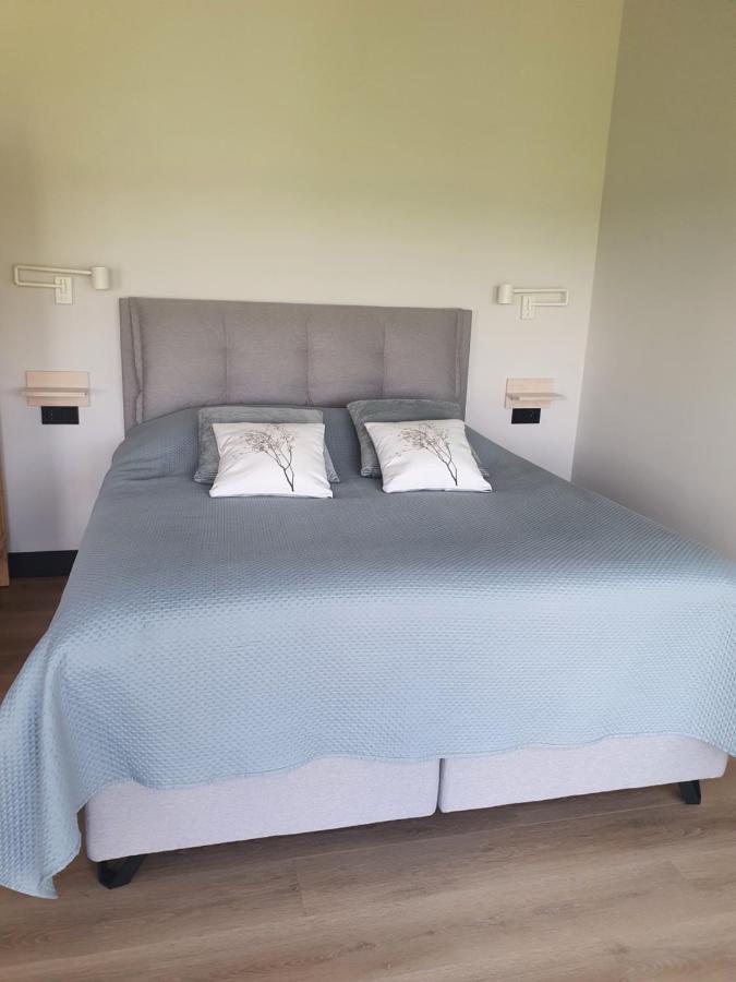 Bed and Breakfast Hippe Schuur Tytsjerk Екстер'єр фото