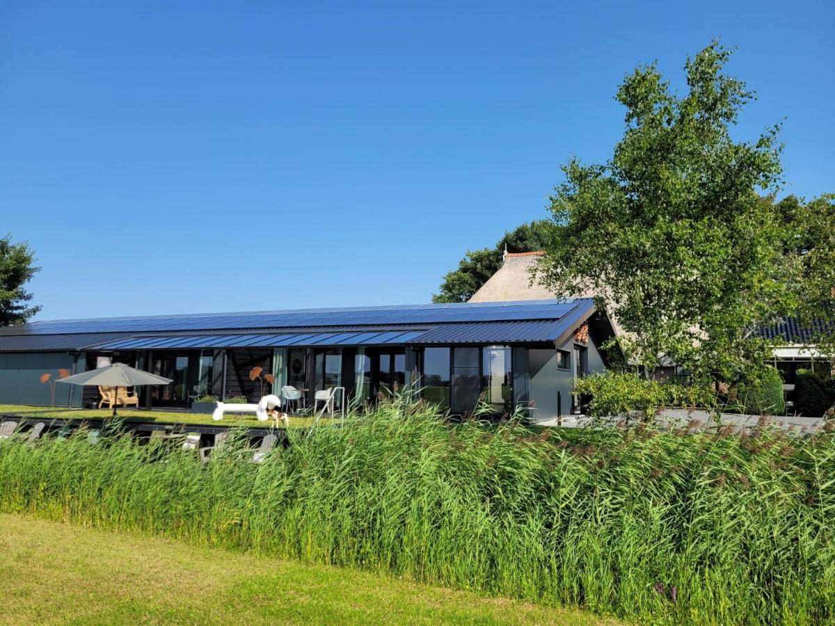 Bed and Breakfast Hippe Schuur Tytsjerk Екстер'єр фото