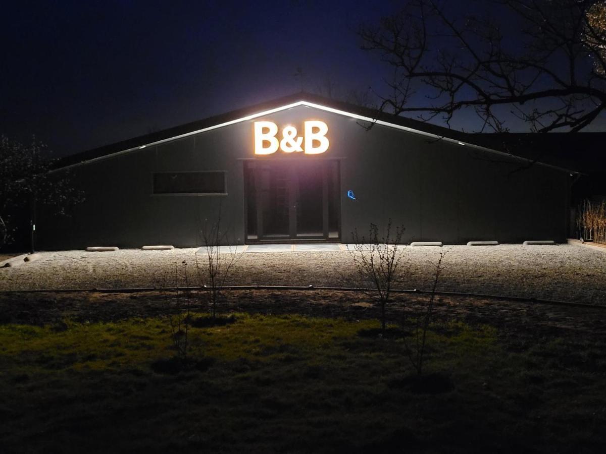 Bed and Breakfast Hippe Schuur Tytsjerk Екстер'єр фото