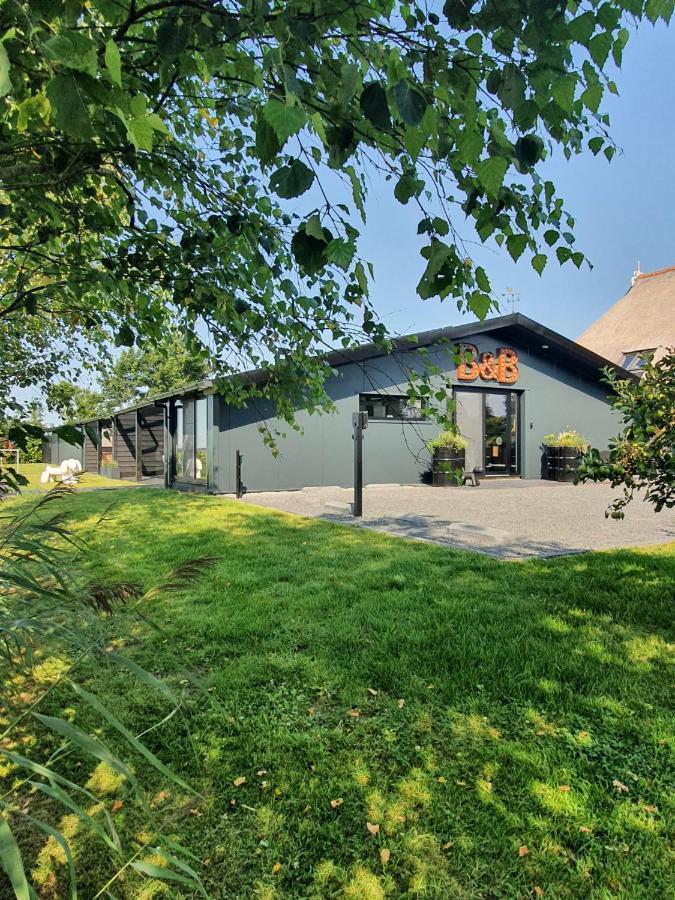 Bed and Breakfast Hippe Schuur Tytsjerk Екстер'єр фото
