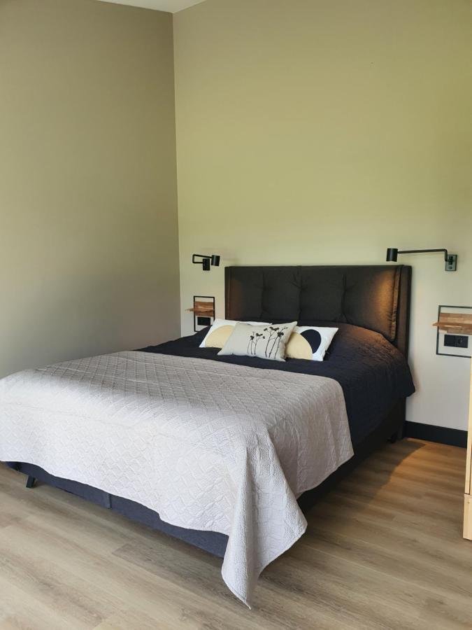 Bed and Breakfast Hippe Schuur Tytsjerk Екстер'єр фото