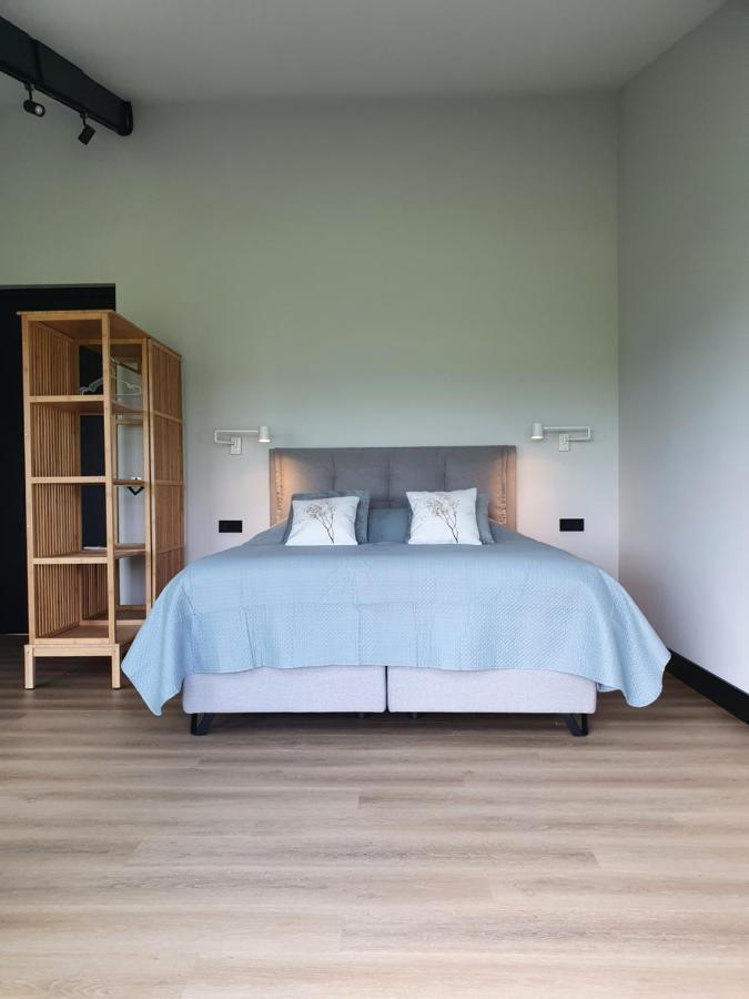 Bed and Breakfast Hippe Schuur Tytsjerk Екстер'єр фото