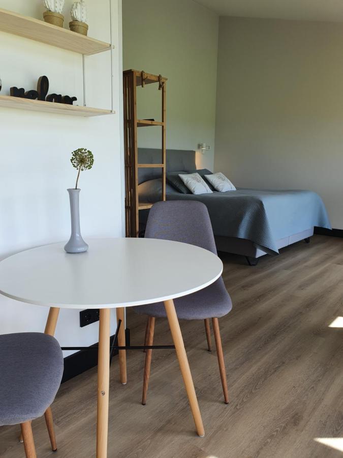 Bed and Breakfast Hippe Schuur Tytsjerk Екстер'єр фото