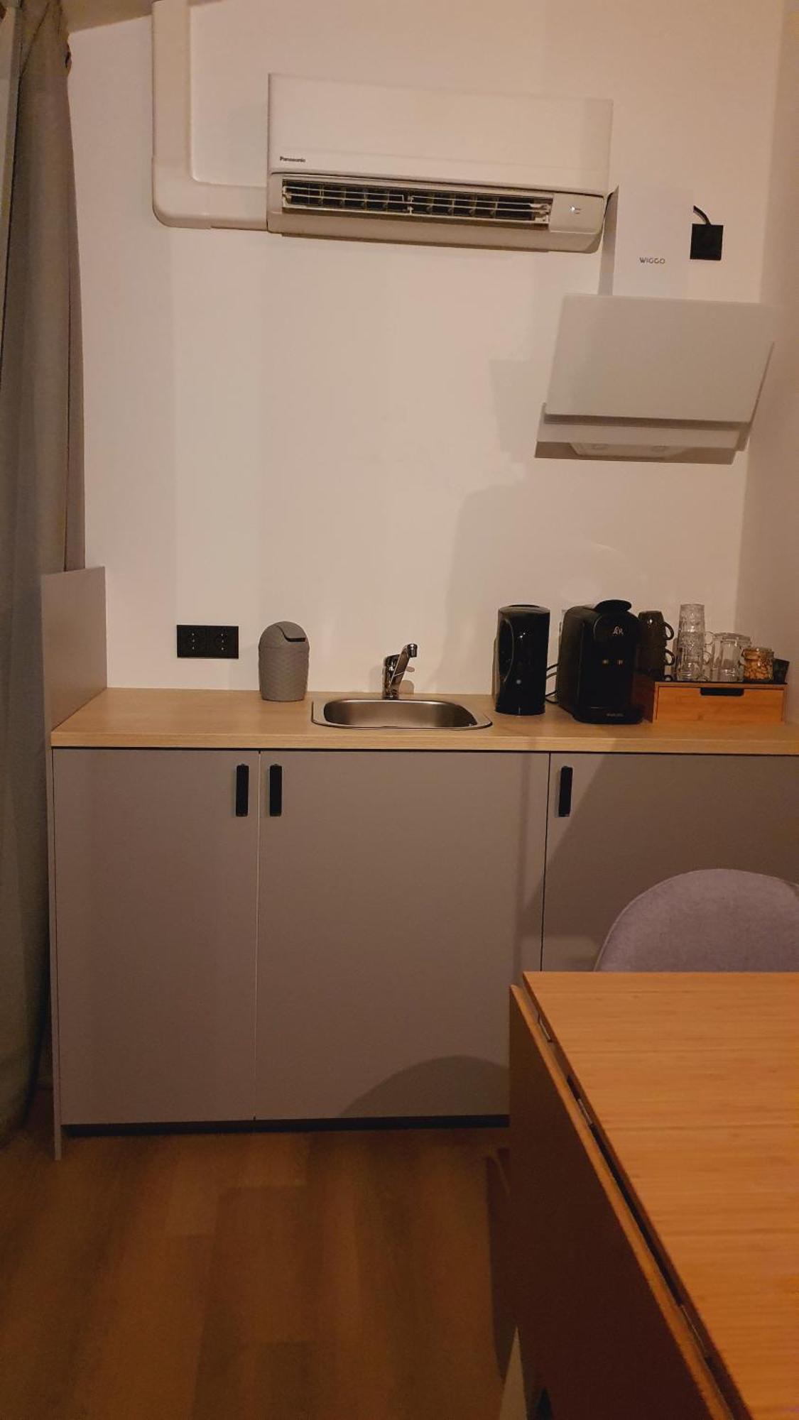 Bed and Breakfast Hippe Schuur Tytsjerk Екстер'єр фото